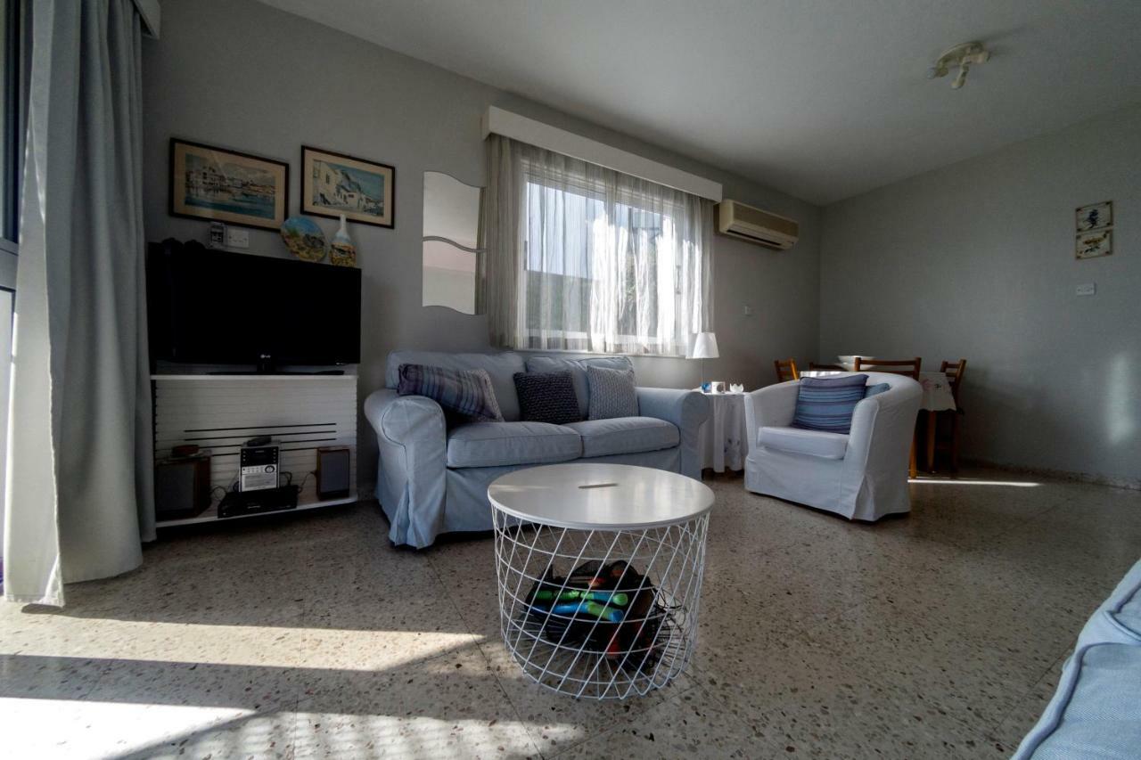 Blue Bay Beach House Larnaca Exterior photo