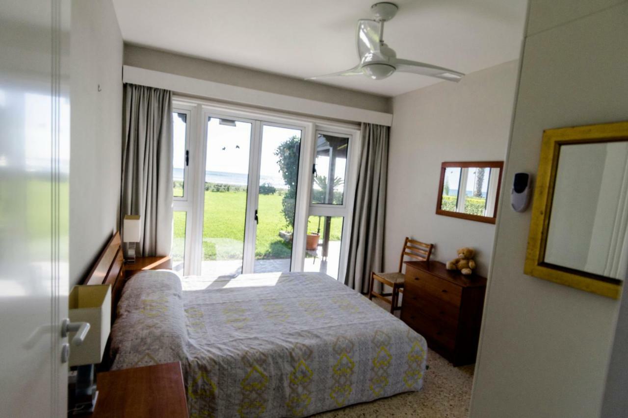 Blue Bay Beach House Larnaca Exterior photo